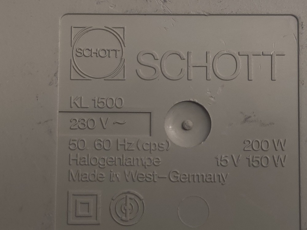 SCHOTT KL 1500 electronic Cold Light Source With Light.