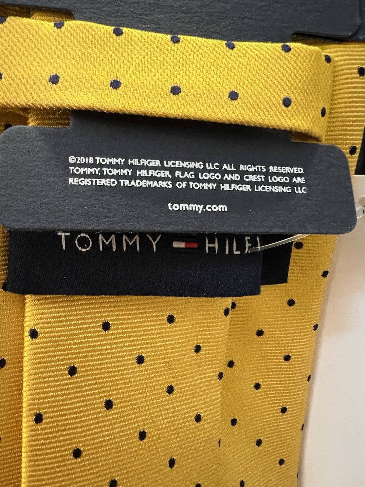 Tommy Hilfiger Men’s Silk Tie, Yellow with Navy Dots, New MSRP $69.50