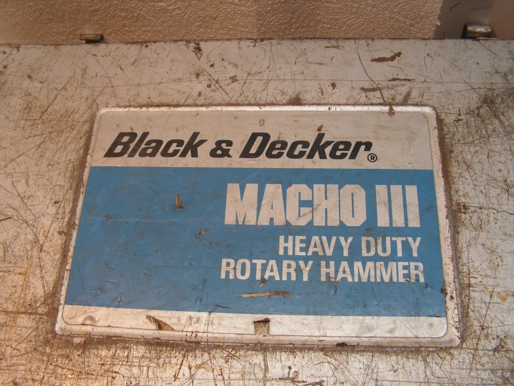 BLACK & DECKER MACHO111 HD ROTARY HAMMER DRILL +Bits & EXTRAS /Case Model 5043-9