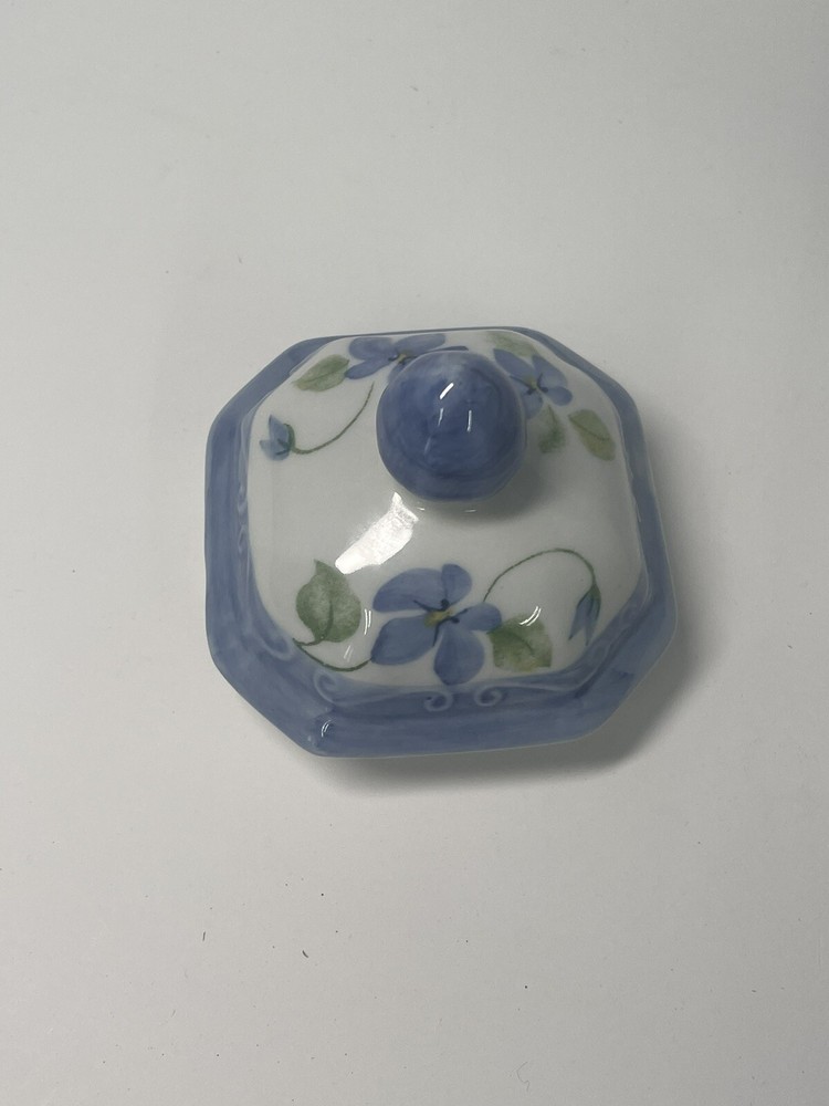 Teapot with Blue Morning Glory Pattern