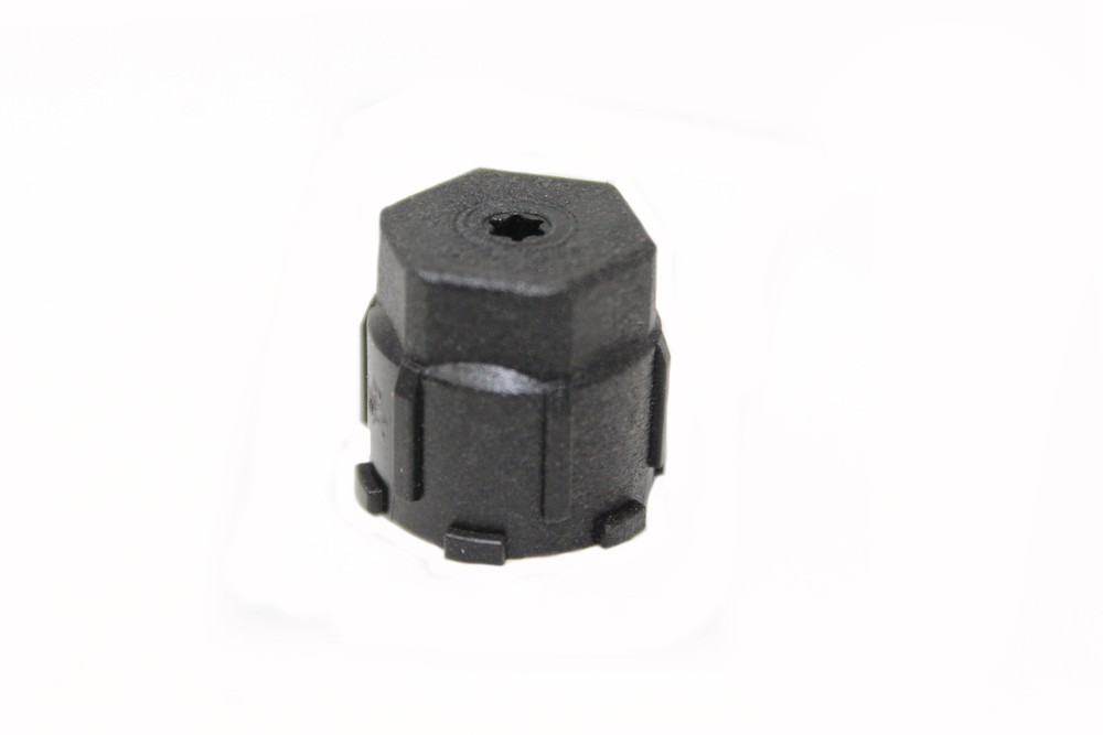 High Side 16mm Universal Valve Core Cap 75R5570