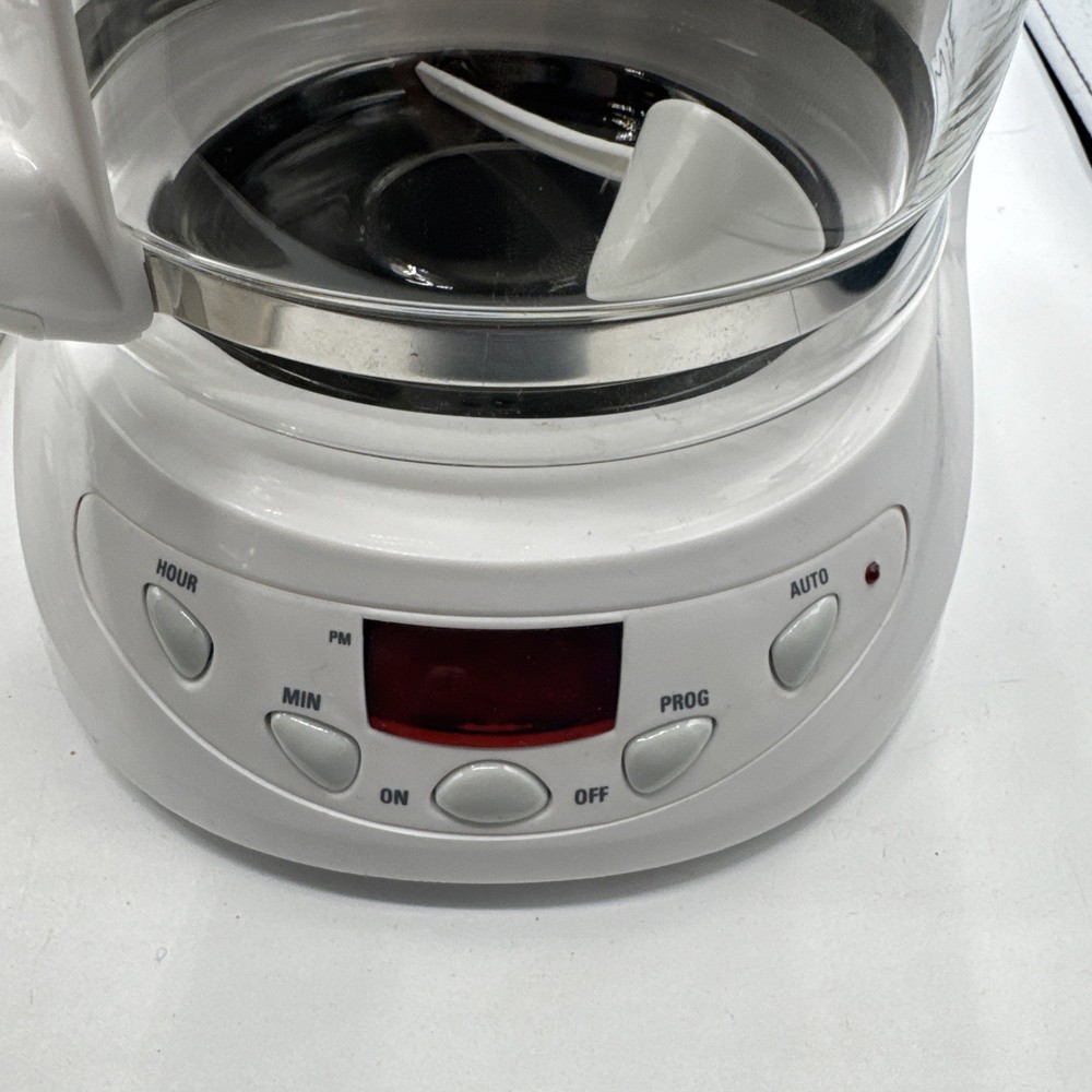 White New Open Box Decker DE755 12 Cups Coffee Maker