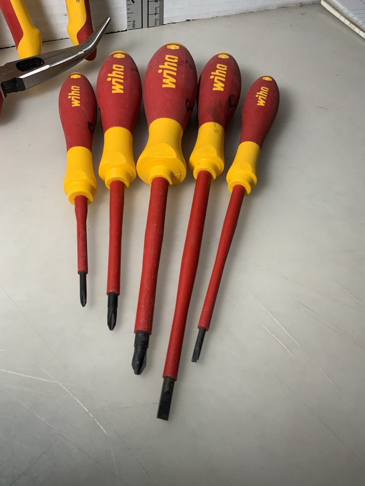 Wiha Insulated Industrial Pliers,Screwdriver, Bag, Meter & vest, 12pcs Total