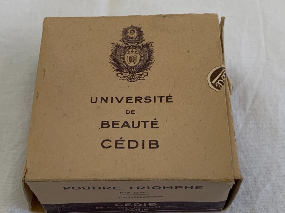 7 antique powder boxes, filled
