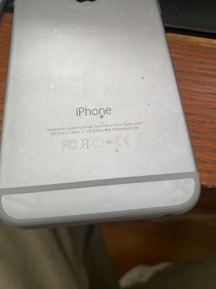 old apple iphones/ipod multiple items bundle