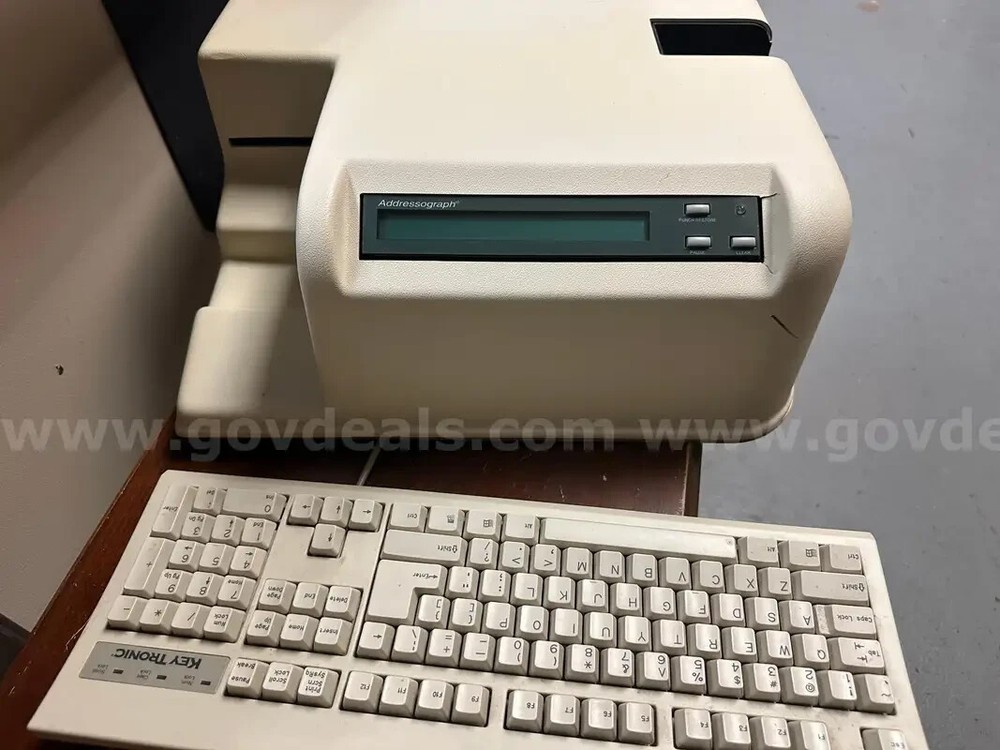 Addressograph Printing Machine W/Keyboard Matica System Model 610