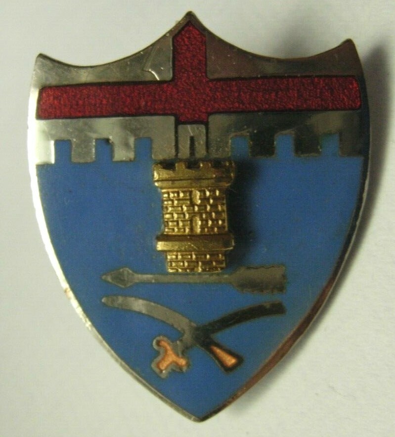 WW2 11th Infantry Regiment Unit Crest D.I. - Odd German Screw Back