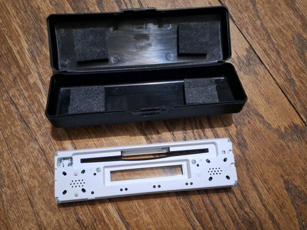 MXD41 CD Reciever " Face Plate Only" With Carry Case