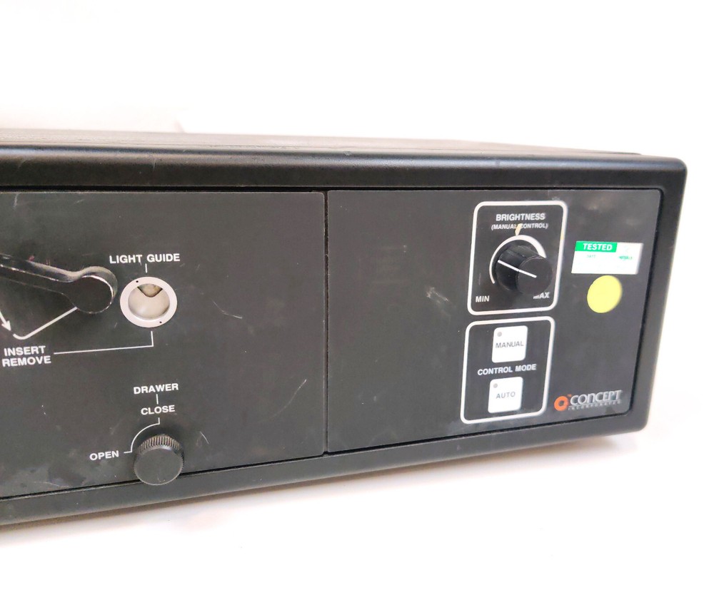 Concept INC IntraVision 8425 Automatic Light Source 75 OHMS 1Vpp 115VAC *TESTED*