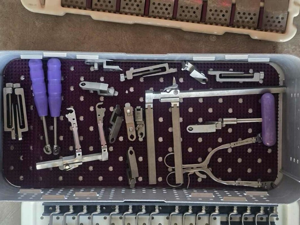 Phantom Lumbar Spine Retractor Surgical Access System Set Titanium Blades