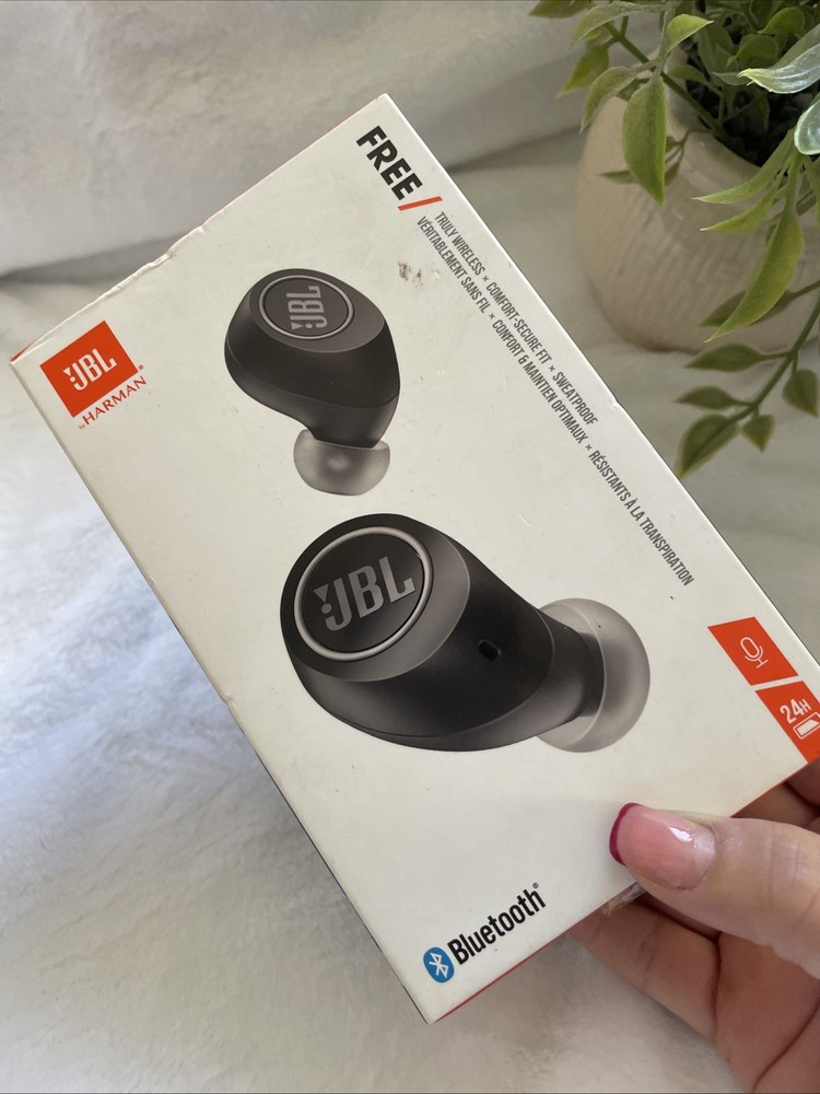 JBL Bluetooth headphones