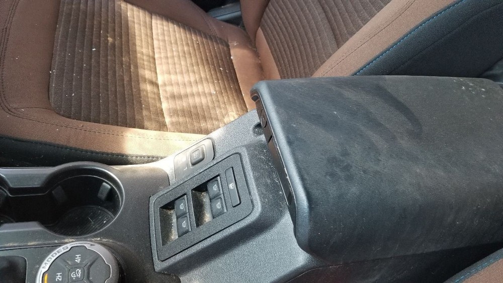 22 FORD BRONCO 2.3L LOWER AIR SHUTTER