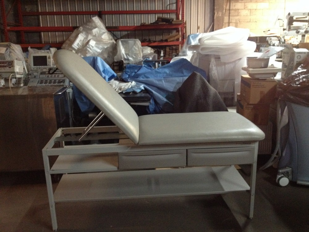 Brewer Element Treatment / Exam Table
