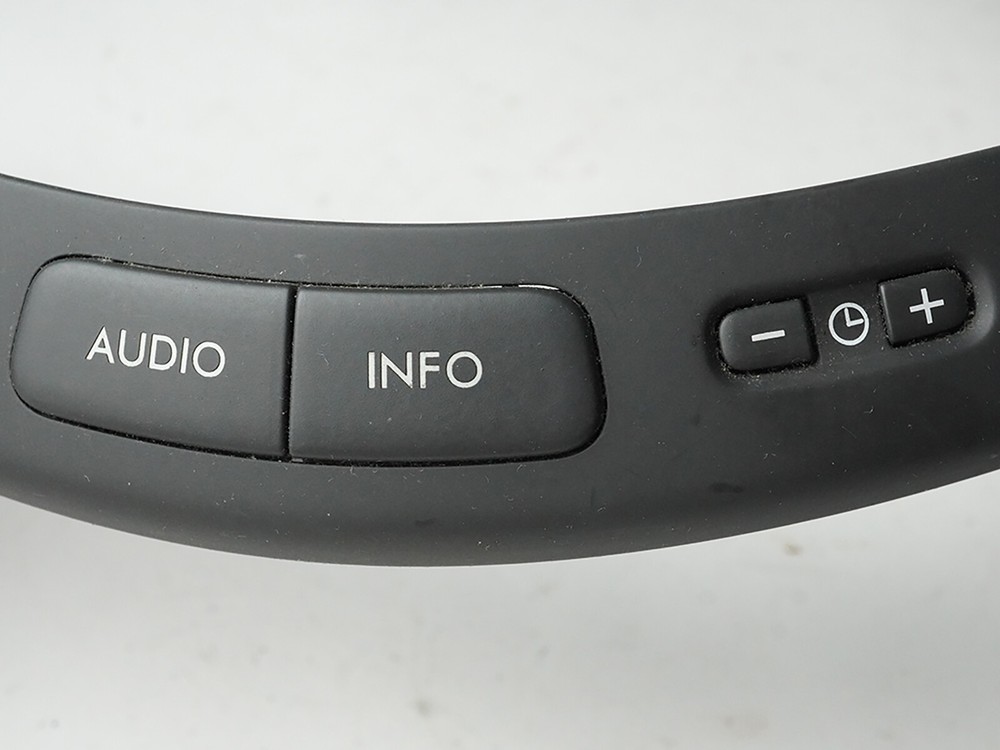 2004 - 2008 Chrsyler Pacifica Audio Information Control Switch Bezel OEM