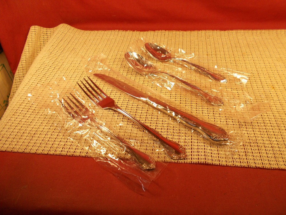 Oneida Stainless Flatware Mansfield Pattern 5 Piece Place Setting