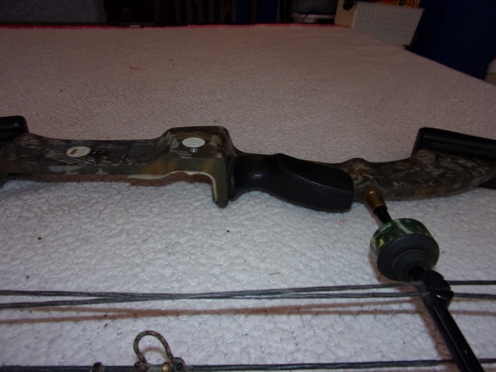 PSE Archery F-4 Maxis Compound Bow