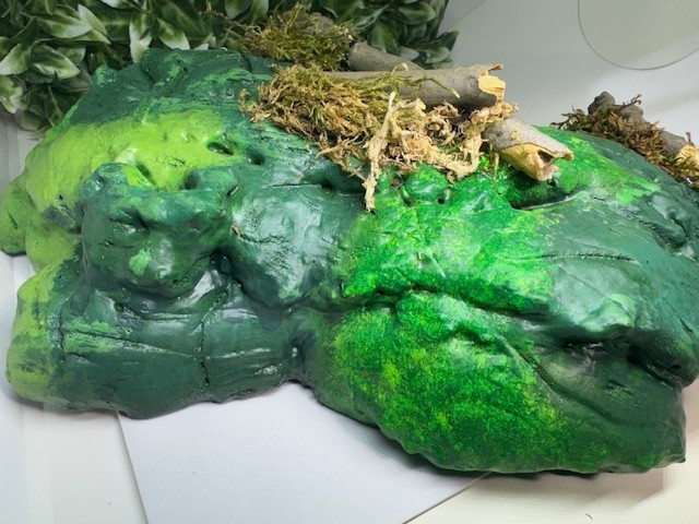 Multi use Magnetic Hides For Terrariums And Cages