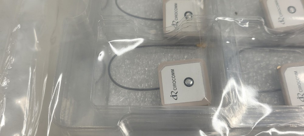 (QTY. 90) CIROCOMM GPS Active RF Ceramic Antenna NEW SEALED