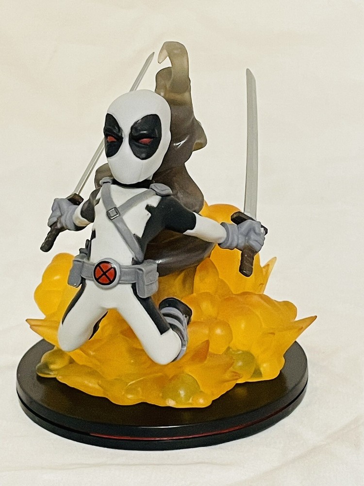 White Deadpool X-Force Q-Fig Statue Lootcrate Exclusive Variant Figurine