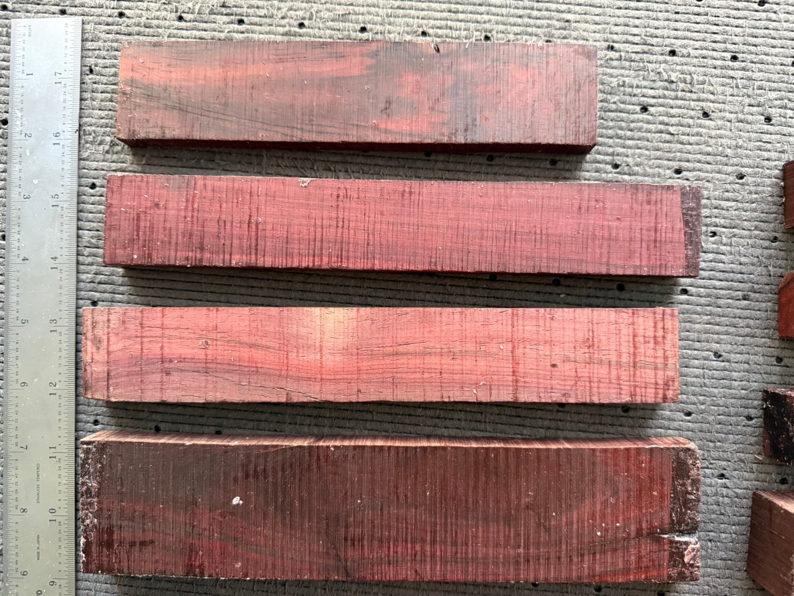 Bois de Rose 7 pounds box #18