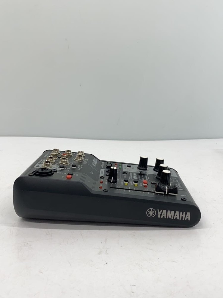 YAMAHA AG03MK2 MIXER Used