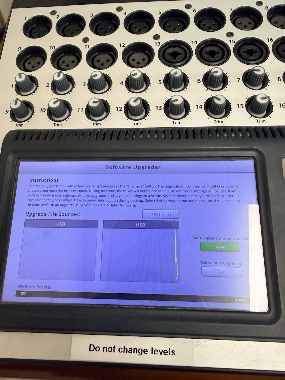 QSC TouchMix-16 Touch Screen Compact Digital Mixer PSU & Case READ DESCRIPTION