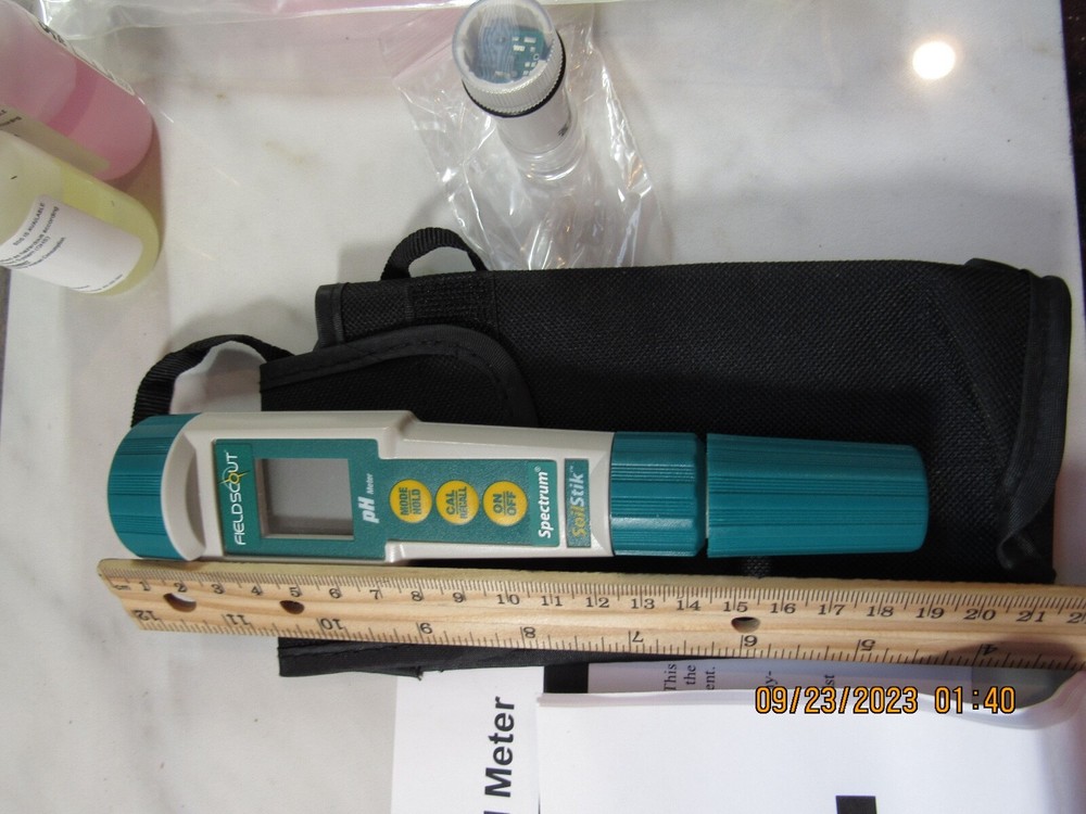 Spectrum Field Scout Digital pH Meter Flat Sensor #2105 w/Case, Manual, Extras