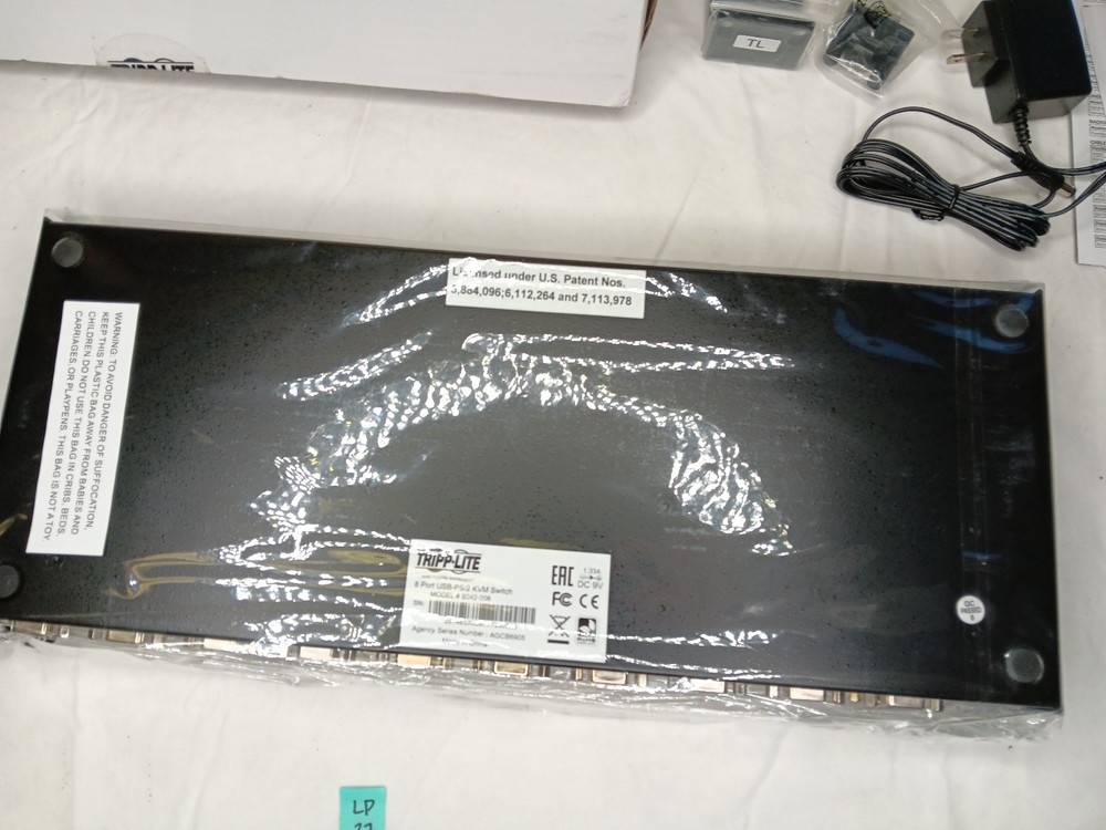 Tripp Lite 8-Port Rackmount USB / PS2 KVM Switch B042-008