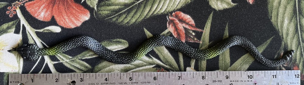 Toy Snakes (12) - Flat - Medusa?
