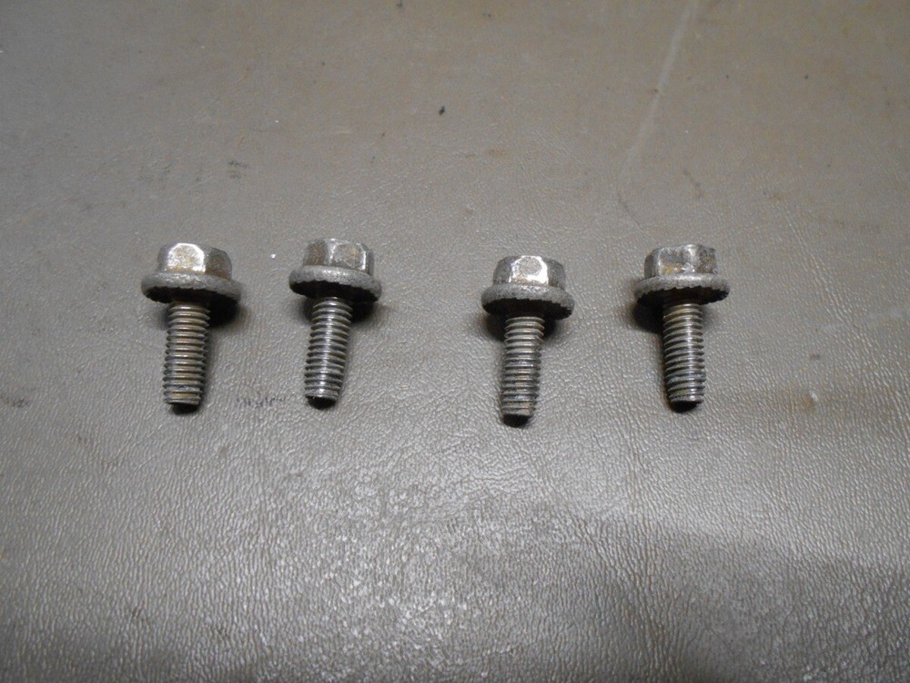 00-05 Cadillac Deville AMP Amplifier UX8 Mounting Bolts