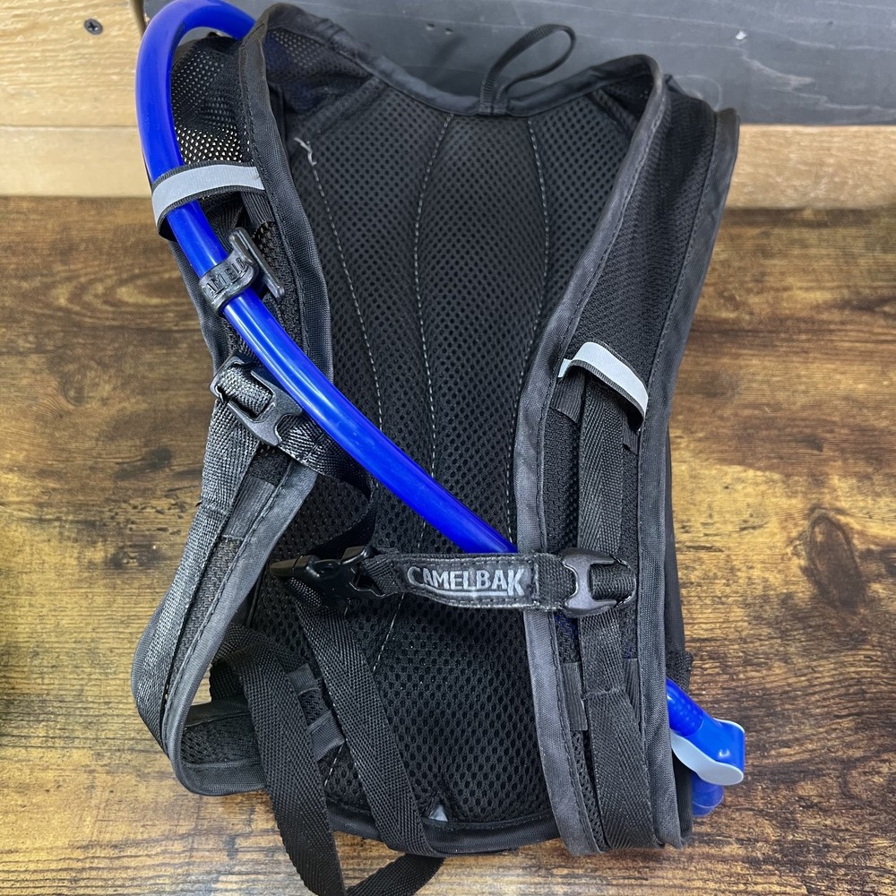 CAMELBAK HYDROBAK Backpack with 1.5L Bladder Reservoir EUC