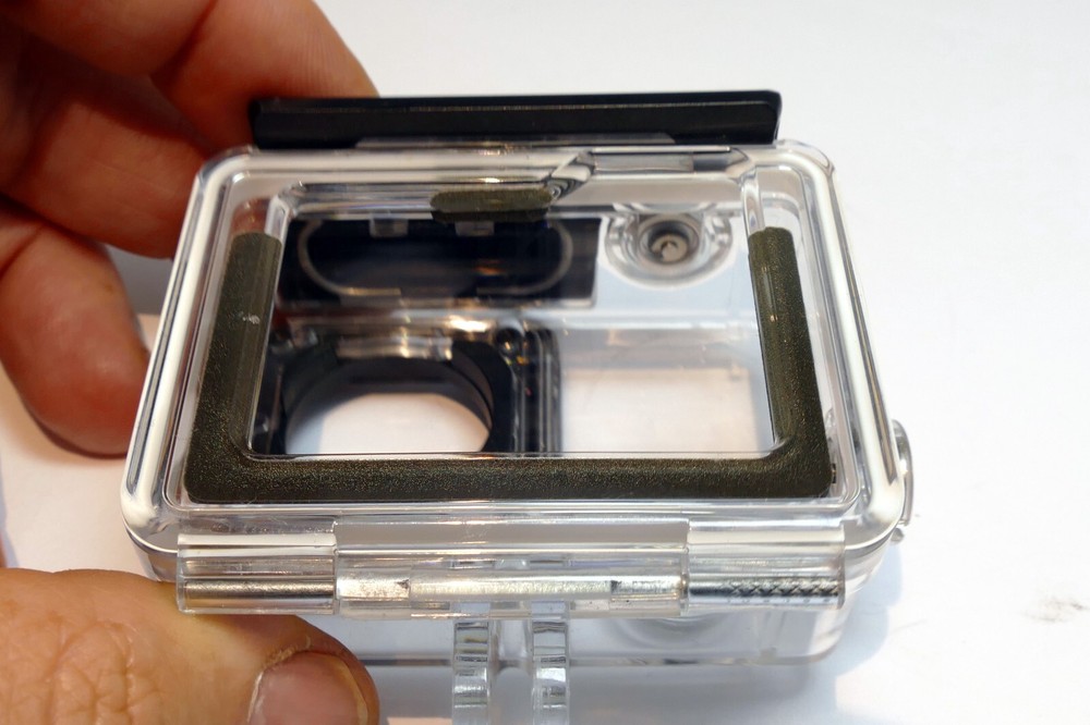 GoPro HERO plastic hard case housing - missing locking buckle