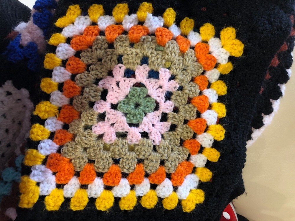 Leftovers Granny Square Blanket Pattern ( US or UK )