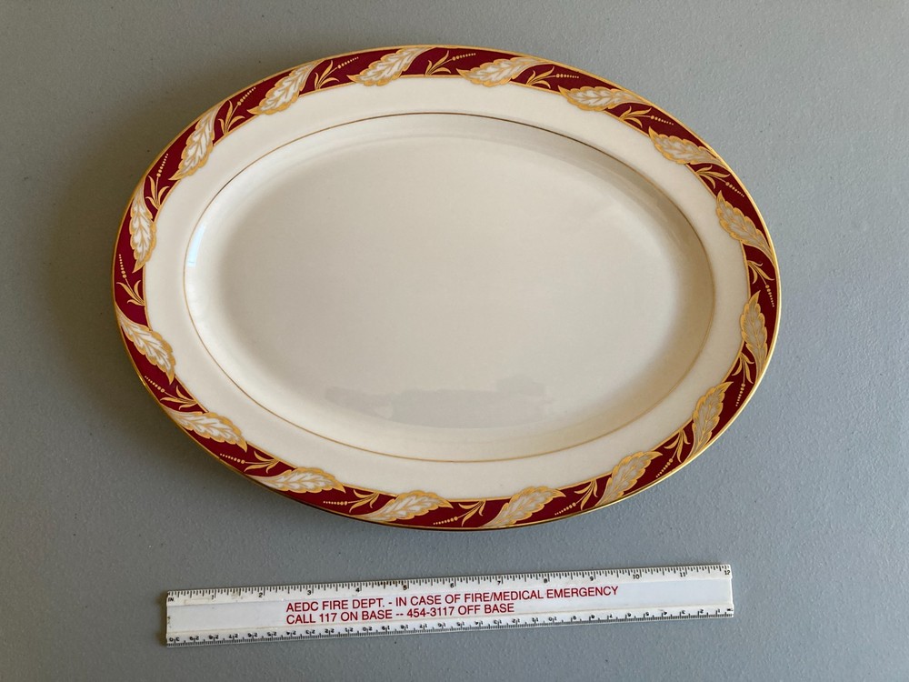 LENOX BELLEVUE MAROON  14" OVAL SERVING PLATTER