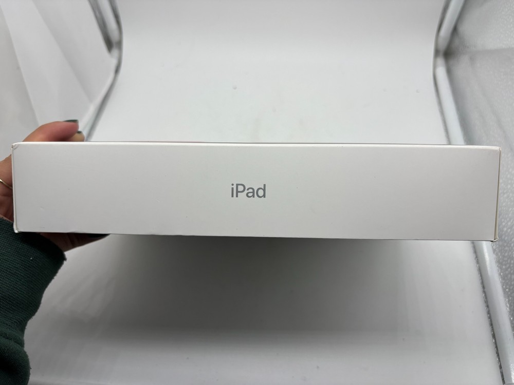 Apple iPad 10th Generation A16 EMPTY BOX with Manuals