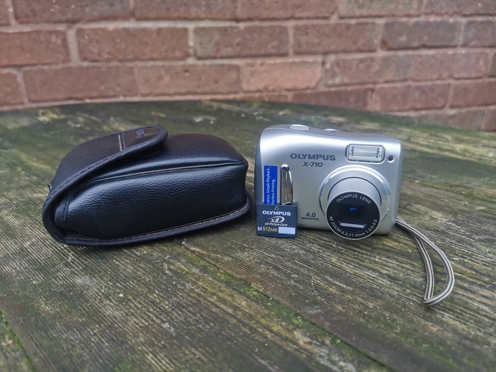 Olympus X-710 4.0MP Compact Digital Camera Silver + Xd 512mb Memory Card & Case