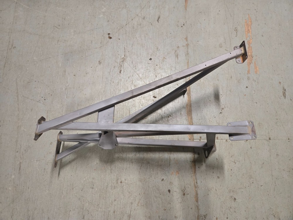 Jaguar XKE E-Type S1 S2 RH Front Frame Rail C15029