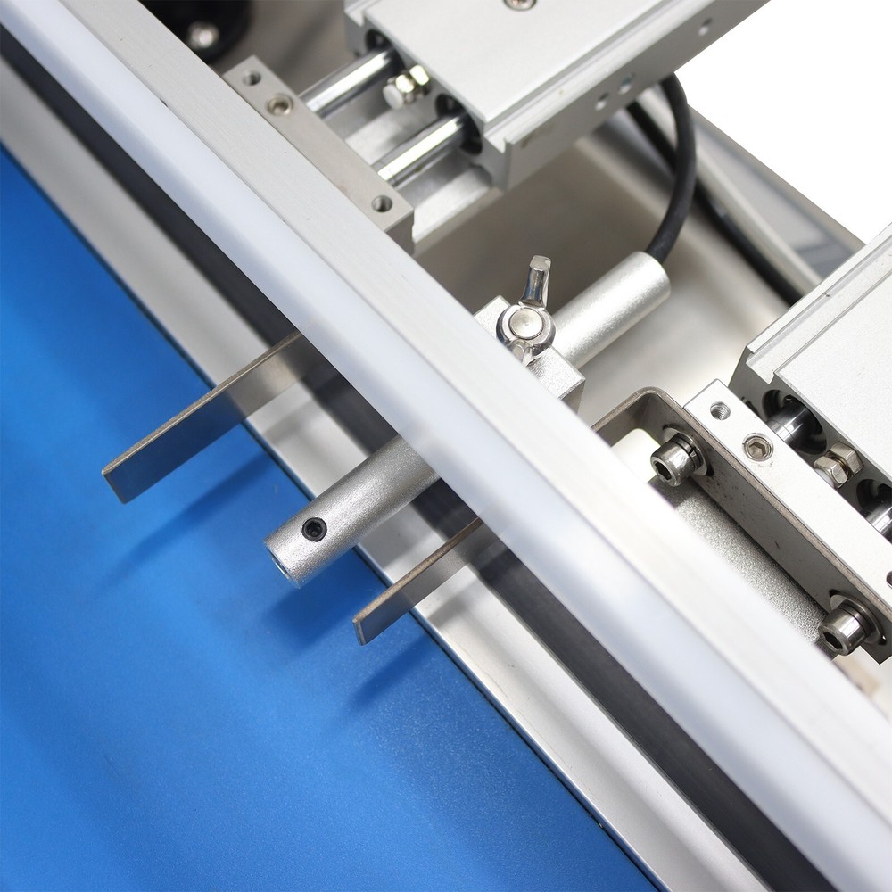 110V Automatic Desktop Conveyor Capping Machine with Touch Panel 20~60bot/min