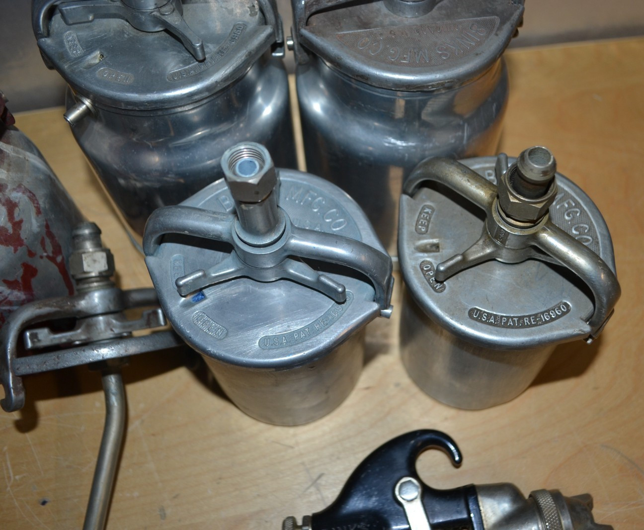 BINKS Mfg. Co. Models 7 , 18 , 15 Paint Spray Guns Lot, Nozzles, Cans ~ USA MADE