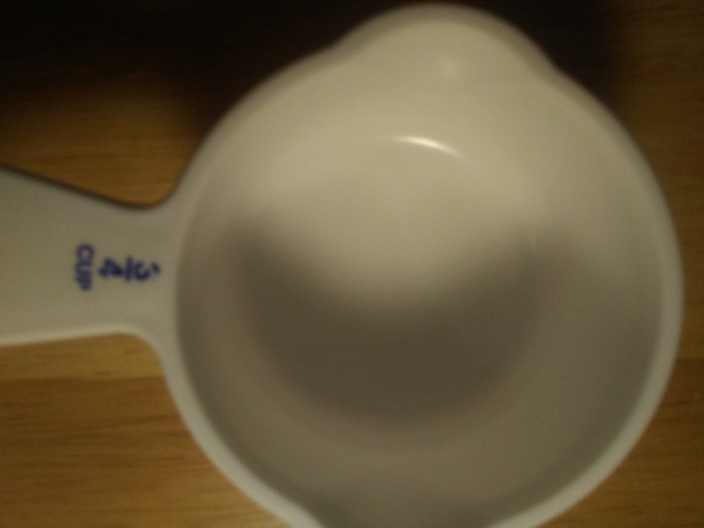 Tupperware curved handled measuring cups ergo