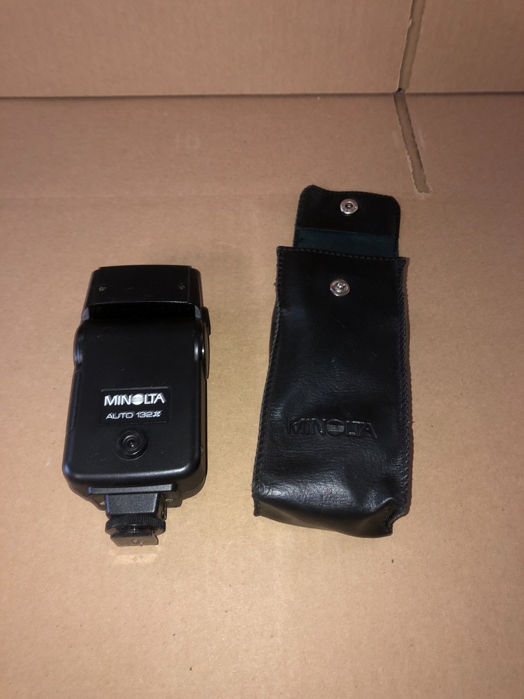 MINOLTA AUTO 132X FLASH UNIT