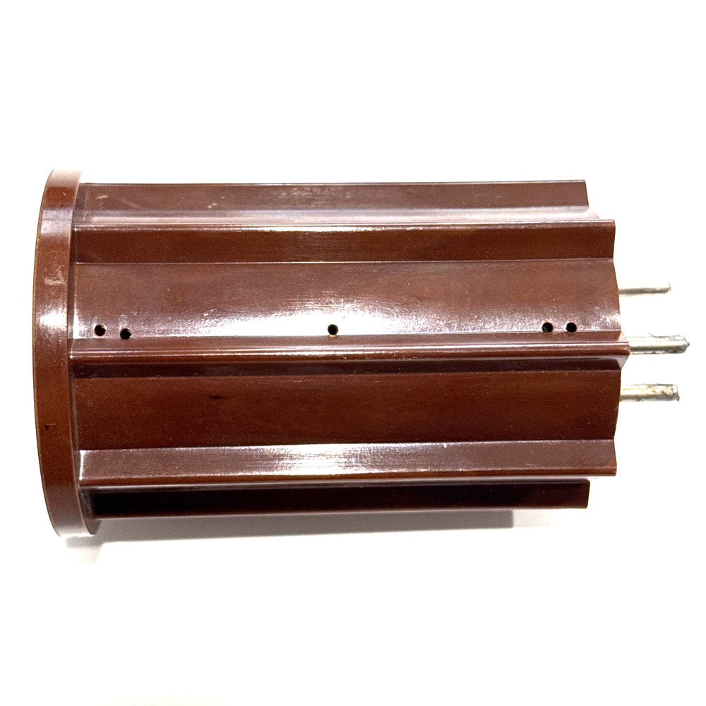 one 5 pin  plug-in coil form  OD= 57 mm L= 90 mm made by BUD  used DARK BROWN #2