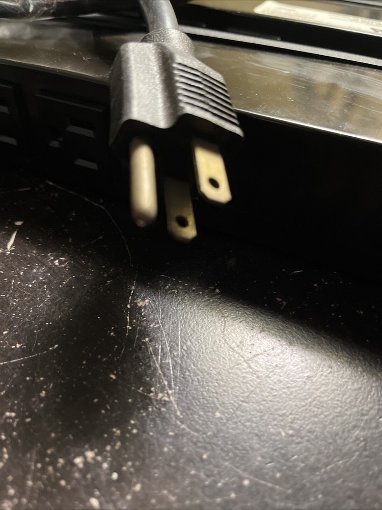 LOT (2) WIREMOLD LEGRAND J06B0BX J06B2B
