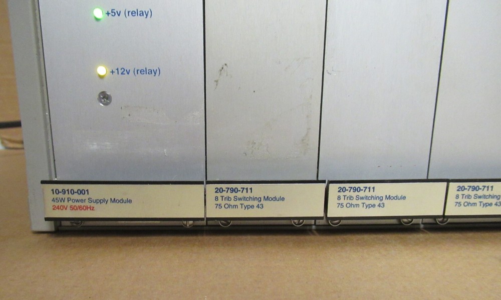 Pickering S1961 6U System 10-Slot Chassis 8x 20-790-711 Interface Modules