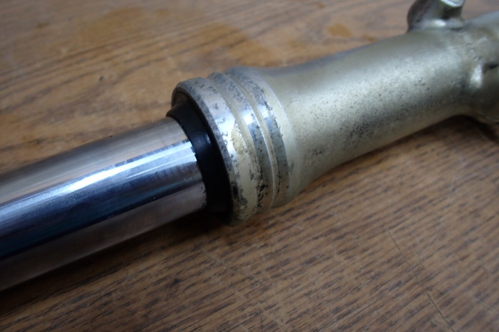 1982 YAMAHA XZ550 VISION LEFT FORK