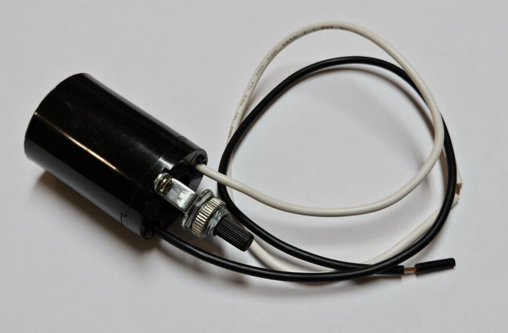 PHENOLIC BOTTOM TURN KNOB LAMP SOCKET E26 MEDIUM BASE 13" WIRE LEADS 47747JB