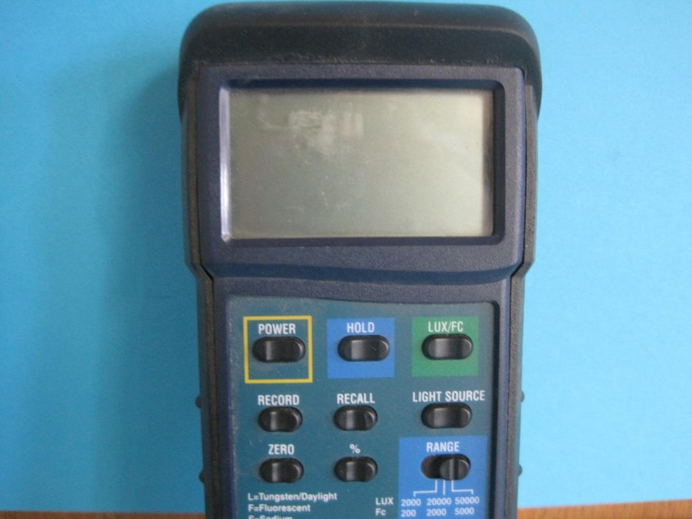 EXTECH INSTRUMENTS MODEL 401025 FOOT CANDLE LUX DIGITAL LIGHT METER W/ SENSOR