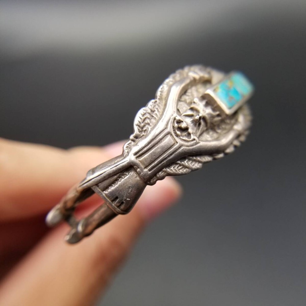 騎士 人の彫刻 ターコイズ インレイ ヴィンテージ シルバー カフ ブレスレット 民族的 トライバル 個性派ジュエリー Y19-F