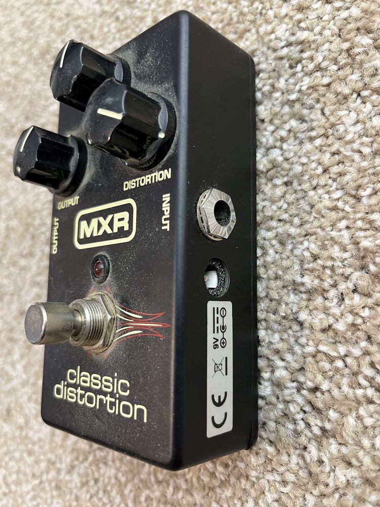 MCR Classic Distortion Input Output Box
