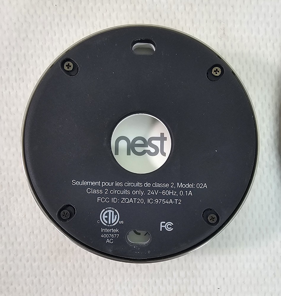 Google Nest 1st Generation Learning Silver Programmable Thermostat & Wall Plate